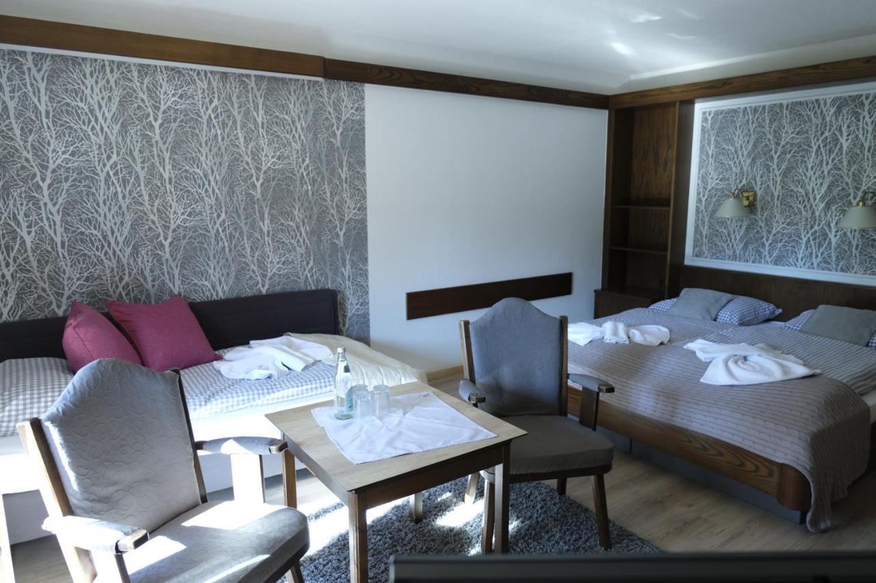 Hotel-Restaurant Zum Hirschhaus Inklusiv Chiemgaukarte ルーポルディング エクステリア 写真