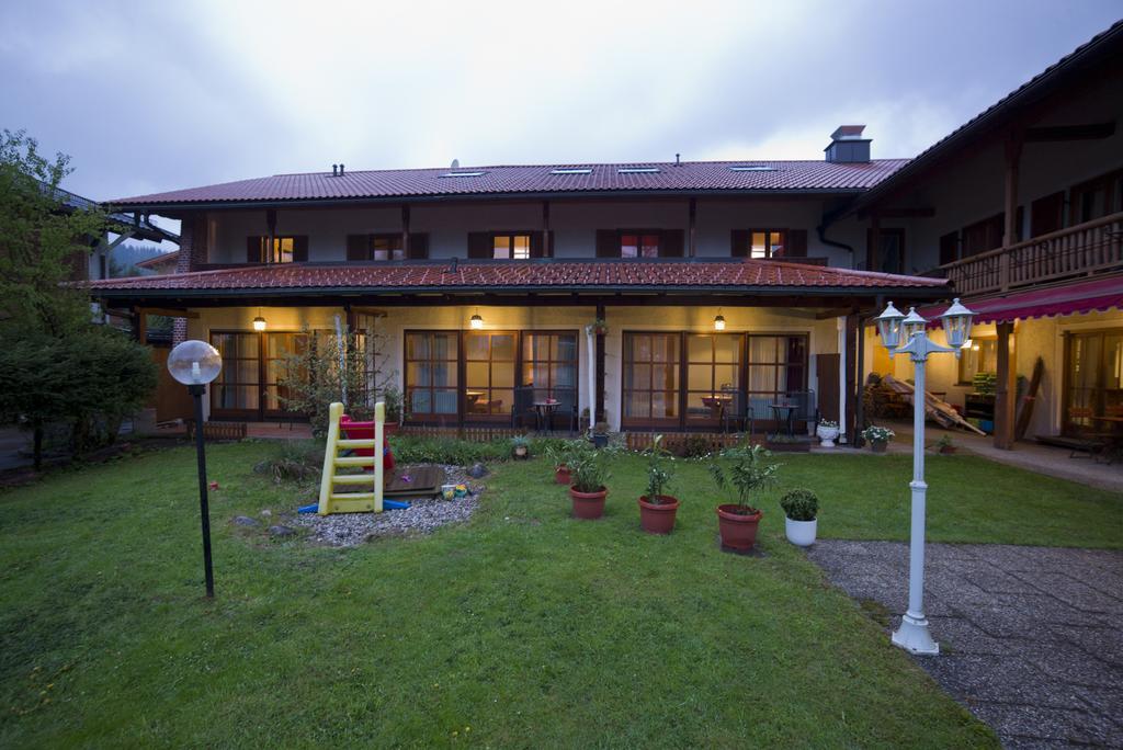 Hotel-Restaurant Zum Hirschhaus Inklusiv Chiemgaukarte ルーポルディング エクステリア 写真