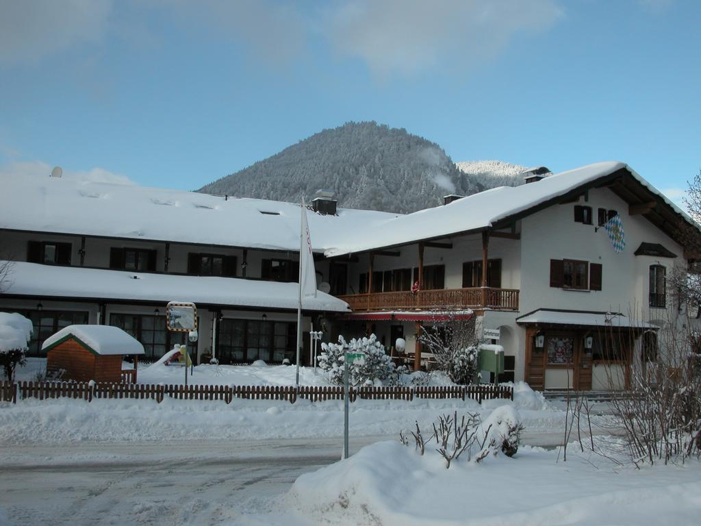 Hotel-Restaurant Zum Hirschhaus Inklusiv Chiemgaukarte ルーポルディング エクステリア 写真