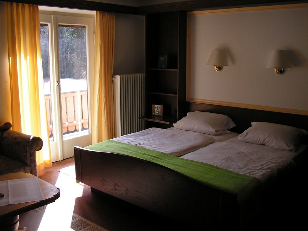 Hotel-Restaurant Zum Hirschhaus Inklusiv Chiemgaukarte ルーポルディング エクステリア 写真